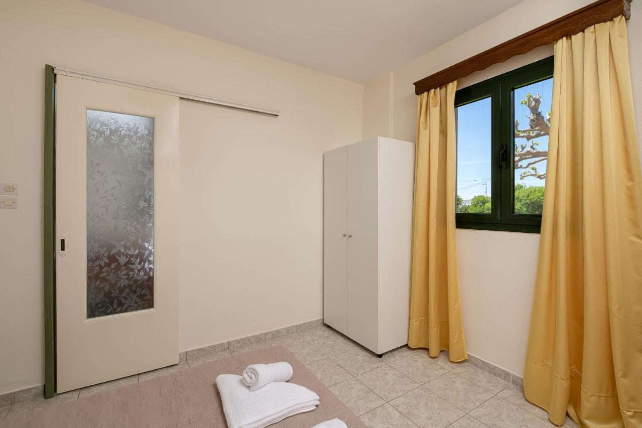 Villa Petrakis Afrathias Garden House Kalamaki  Exterior foto