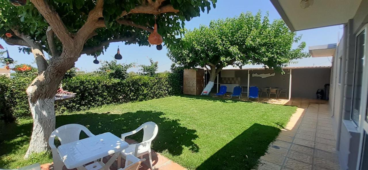 Villa Petrakis Afrathias Garden House Kalamaki  Exterior foto